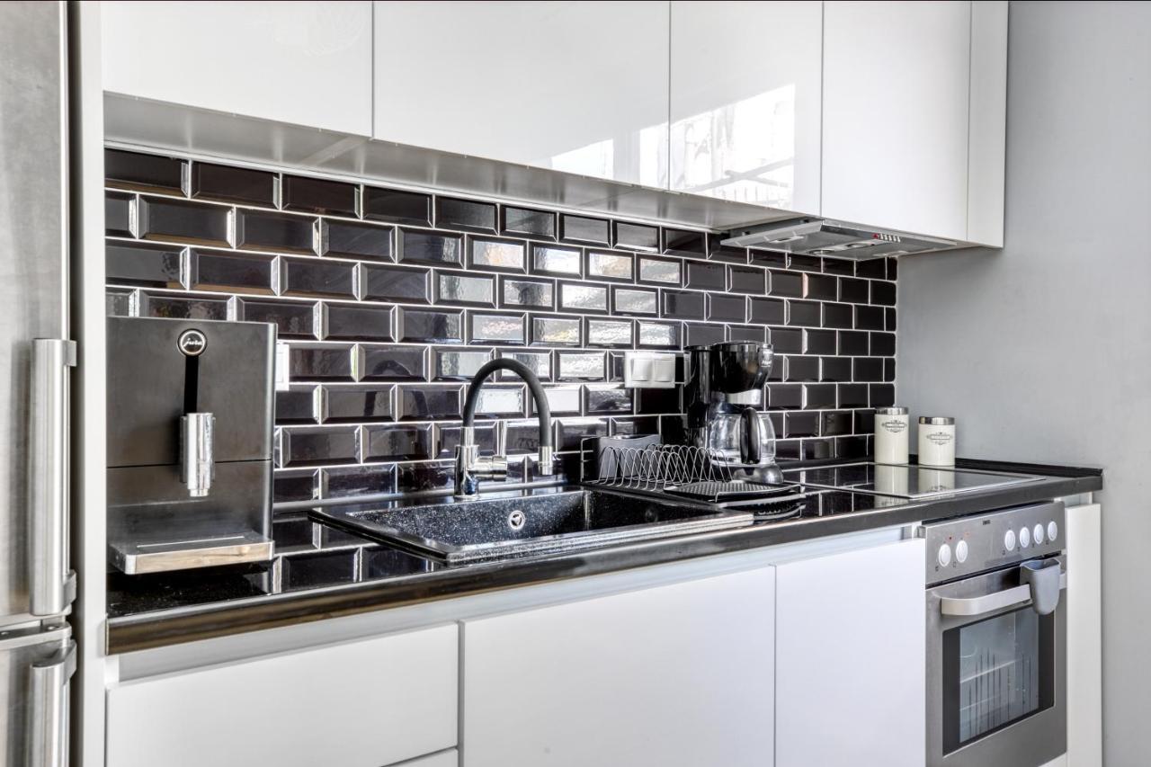 Spacious Flat With Courtyard And Private Parking! Athènes Extérieur photo