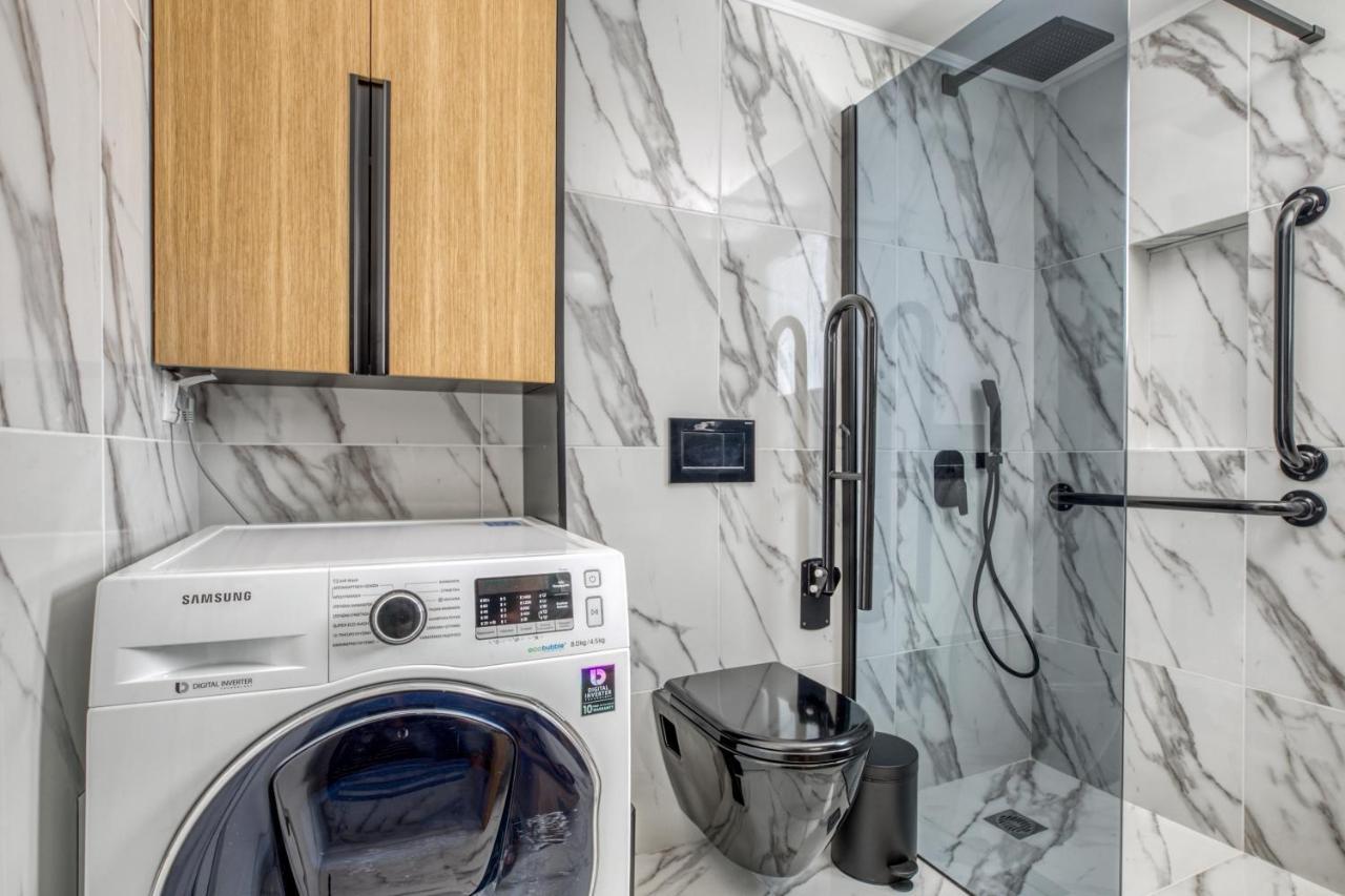 Spacious Flat With Courtyard And Private Parking! Athènes Extérieur photo