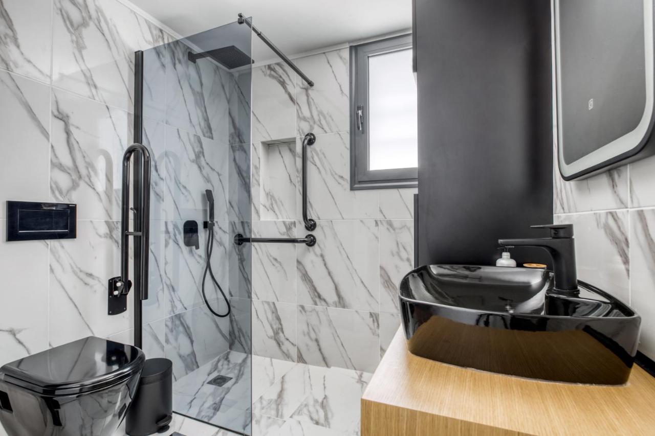 Spacious Flat With Courtyard And Private Parking! Athènes Extérieur photo