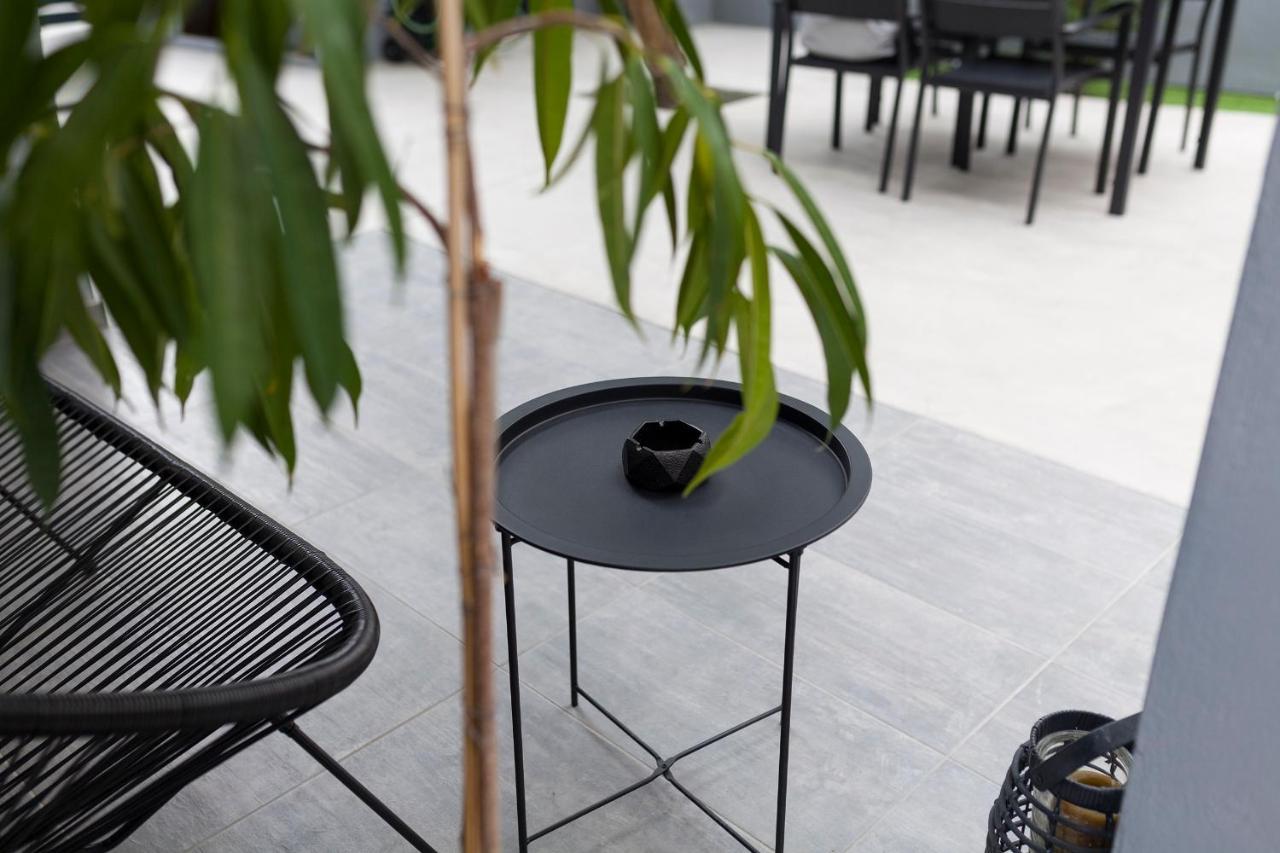 Spacious Flat With Courtyard And Private Parking! Athènes Extérieur photo